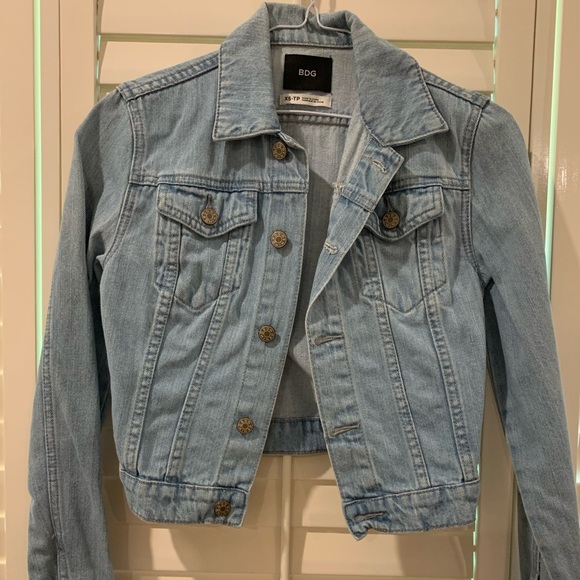 Urban Outfitters BDG Cropped Denim Trucker Jacket - Picture 5 of 12